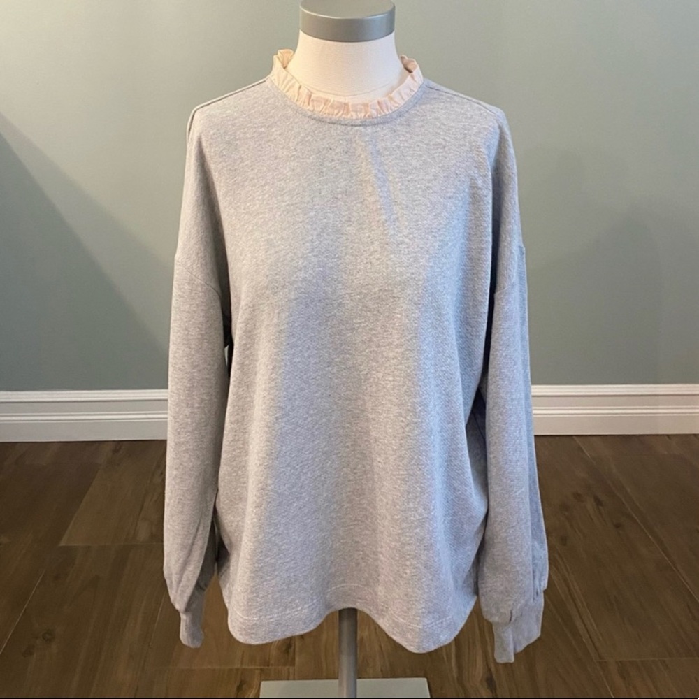 LOFT knit top - gray with pink neck ruffle - size L